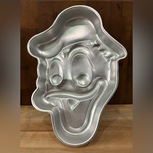 Wilton Walt Disney Donald Duck cake pan